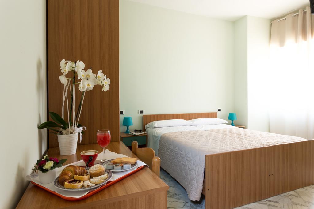 Roma Hotel Pineto Eksteriør billede