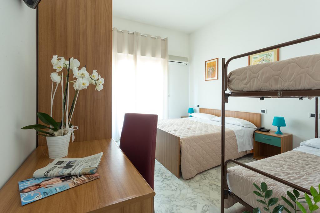 Roma Hotel Pineto Eksteriør billede