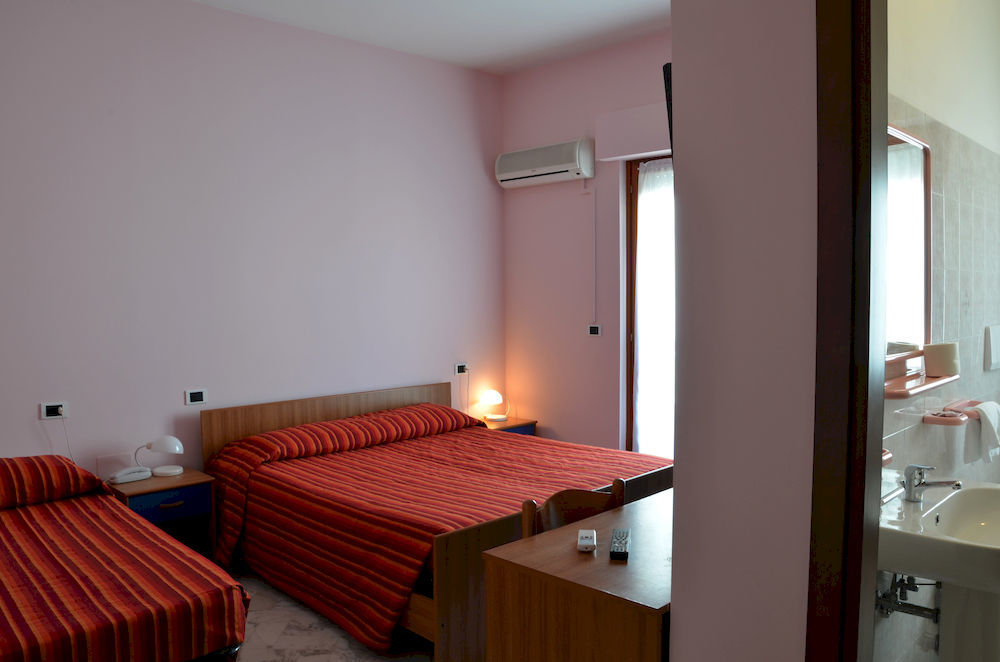 Roma Hotel Pineto Eksteriør billede